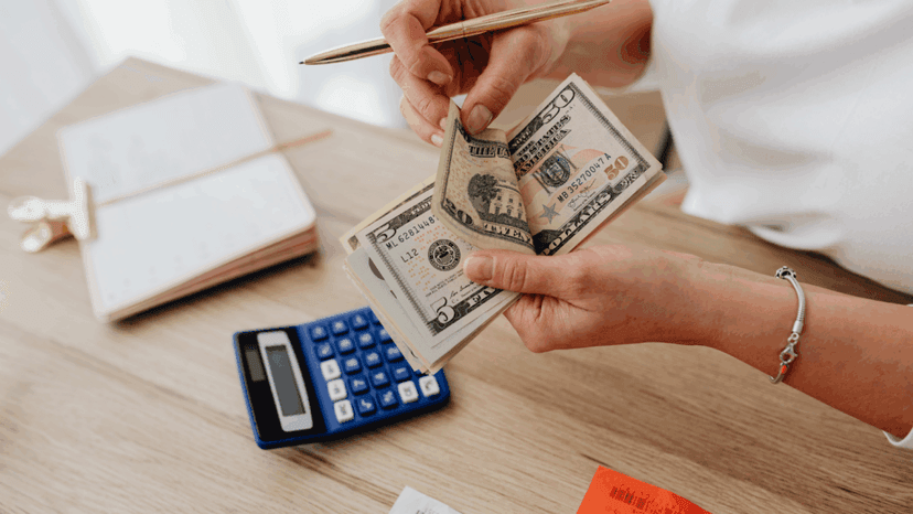Counting cash before giving reimbursement to the seller