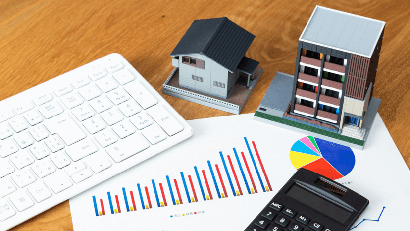 Commercial and residential property house models comparison with graph